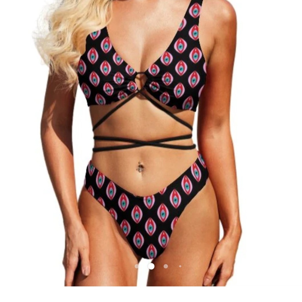 Bikini Set “Eyegina” brand new top and bottom